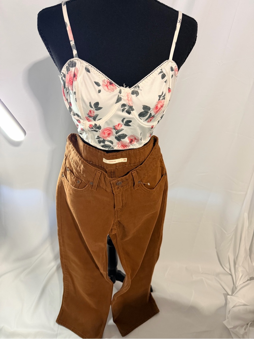 Levi's Women's Straight Leg Jeans in Brown
